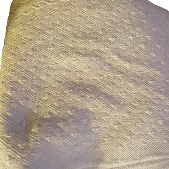 Vintage White Textured Fabric Yardage 80" x 83" - Picture 3 of 4